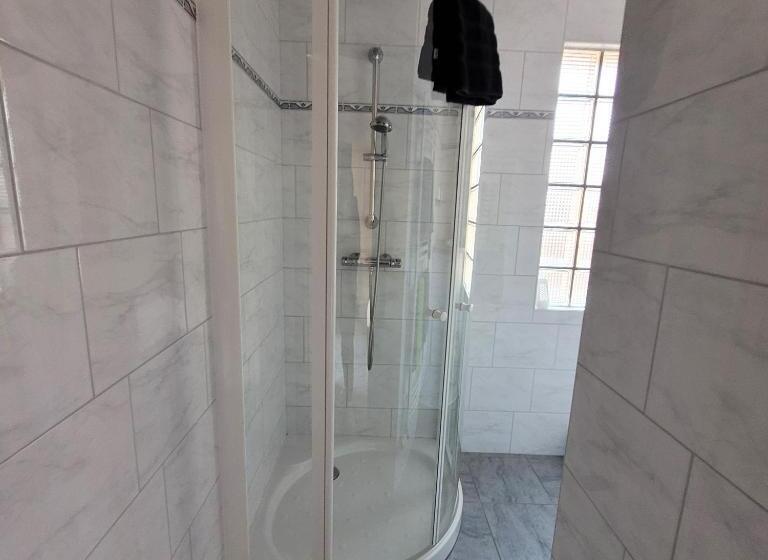 エコノミールーム, Du Lac Des Corbeaux