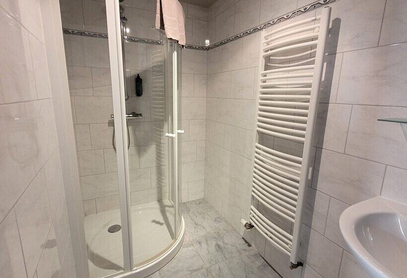 スタンダード４人部屋, Du Lac Des Corbeaux