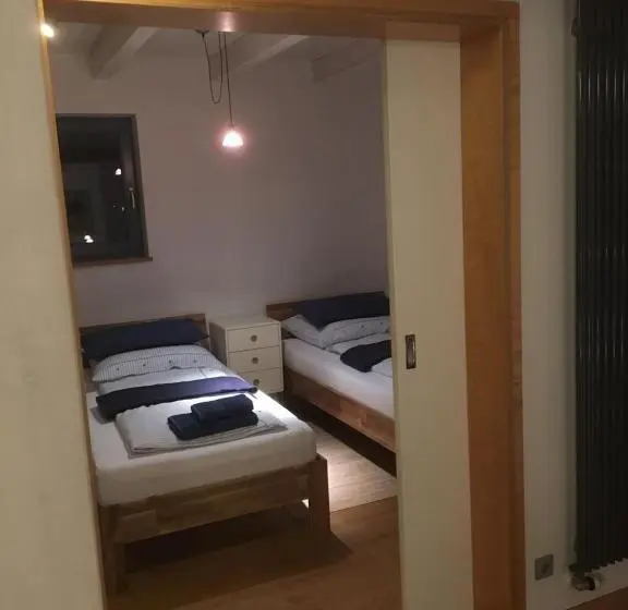 Deluxe-huoneisto 1 Makuuhuone, Gästehaus/fewos/boardinghaus Lüneburg Süd