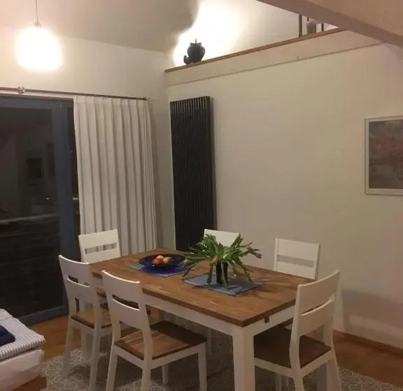 1 Bedroom Penthouse Apartment, Gästehaus/fewos/boardinghaus Lüneburg Süd