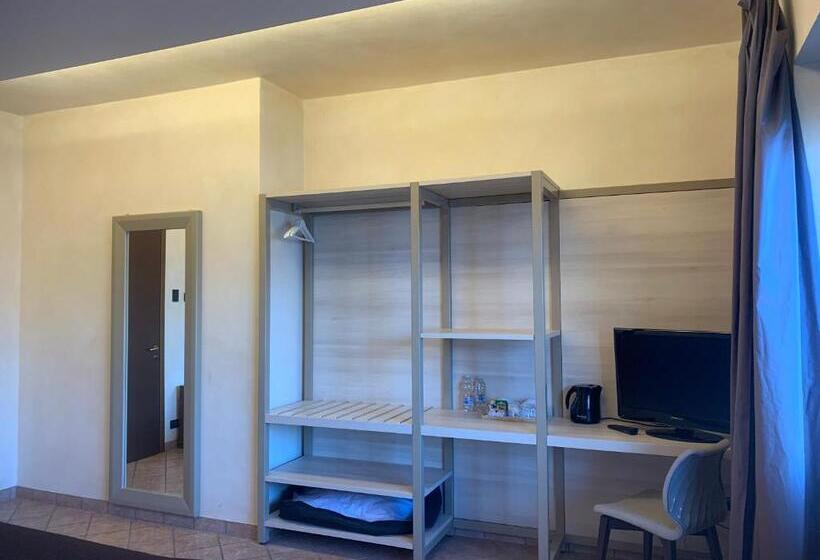 חדר סטנדרט נוף לאגם, Pernice 77