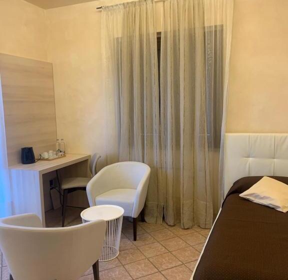 חדר סטנדרט עם מיטת קינג, Pernice 77