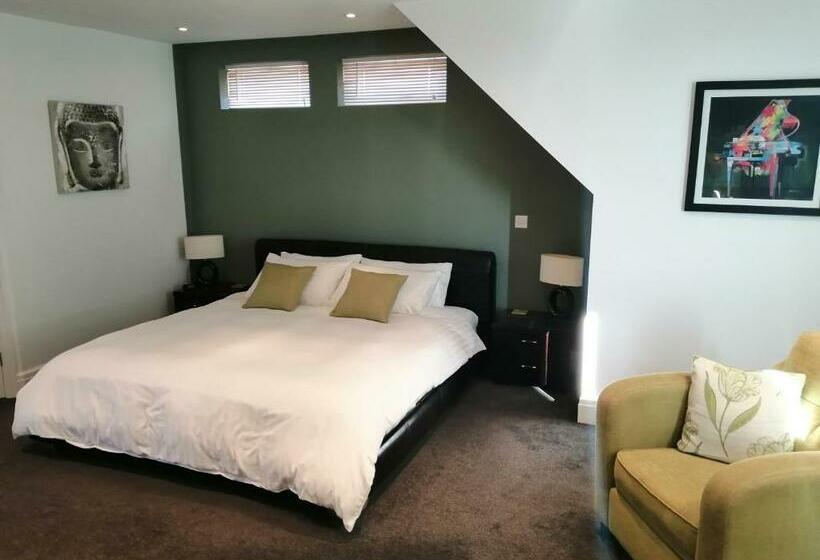 חדר דחוקס עם מיטת קינג, Lazy Days B&b