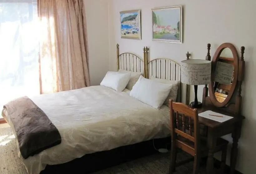 اتاق خانوادگی, Home @ Harry S