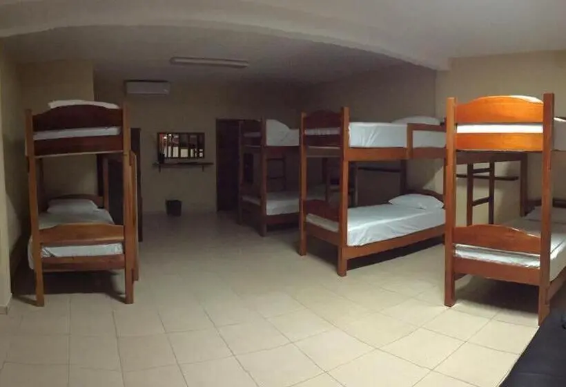 ルームシェアのワンベッド, Hostal Aquismon
