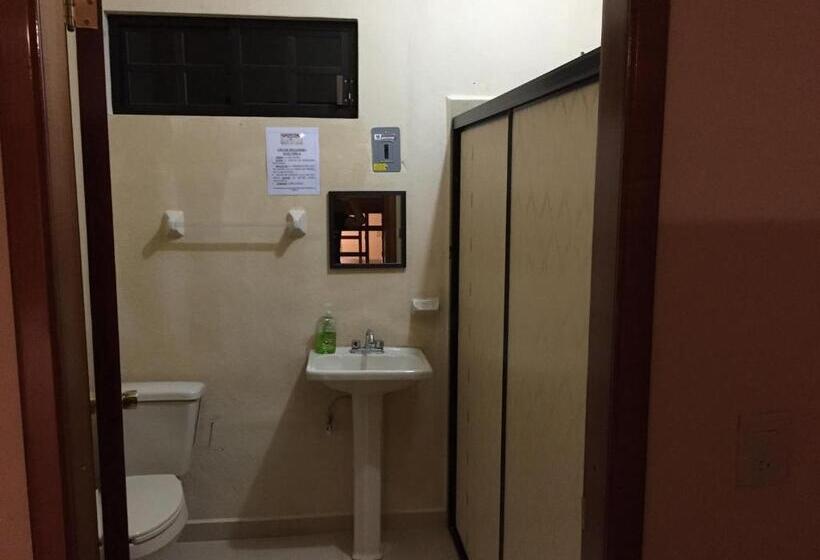 מיטה בחדר משותף, Hostal Aquismon