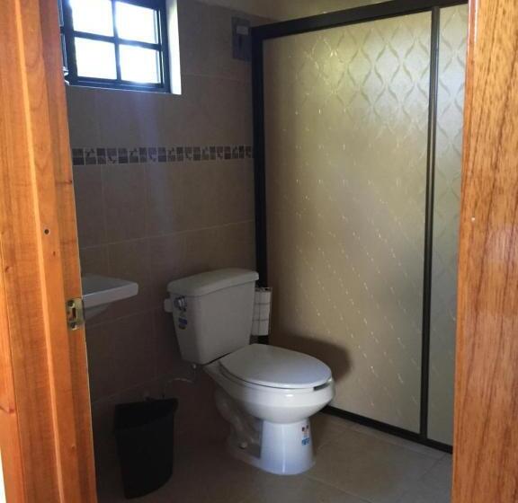 חדר סטנדרט לשלושה, Hostal Aquismon