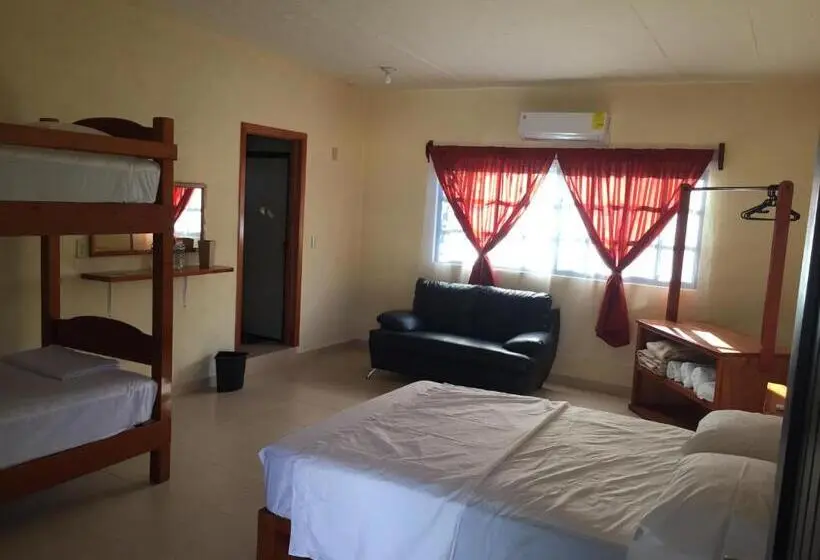 スタンダード４人部屋, Hostal Aquismon