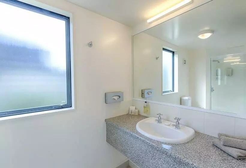 ベーシックワンルーム, Bella Vista Motel Palmerston North