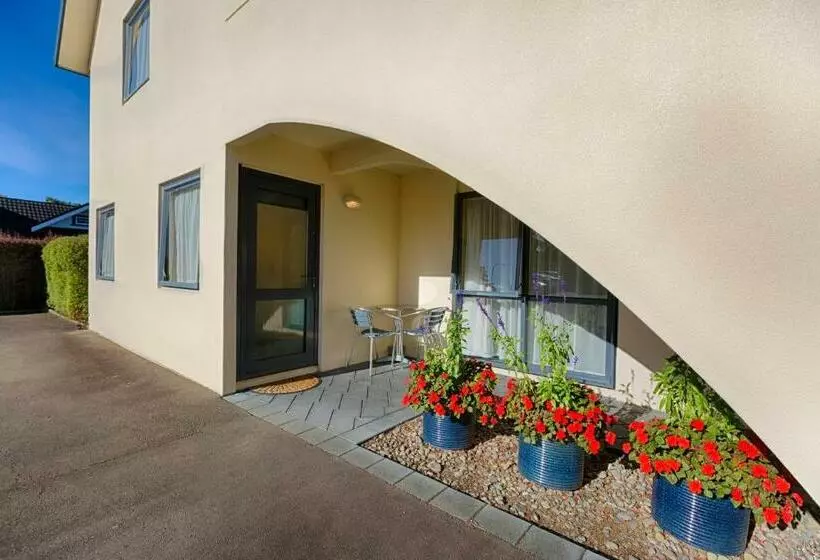 ベーシックワンルーム, Bella Vista Motel Palmerston North