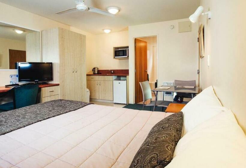 إستوديو قياسى, Bella Vista Motel Palmerston North