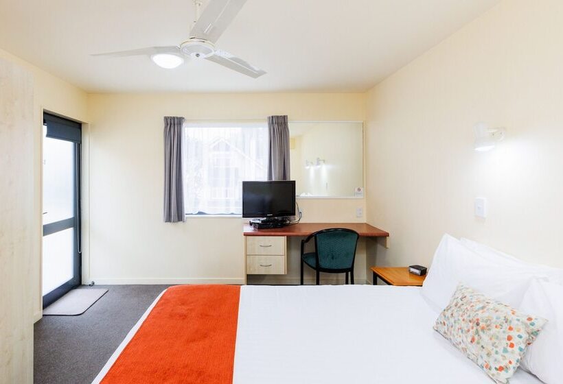 Студио Базик, Bella Vista Motel Palmerston North