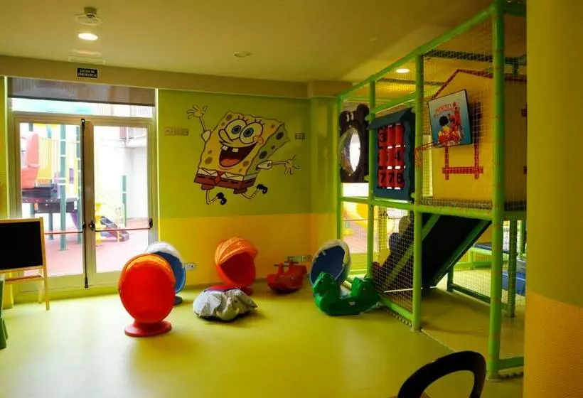 اتاق استاندارد سه نفره, Cumbria Spa Hotel 3 Sup