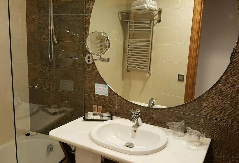 غرفة قياسية ثلاثية, Cumbria Spa Hotel 3 Sup