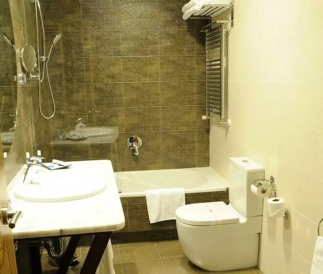اتاق استاندارد با دسترسی به اسپا, Cumbria Spa Hotel 3 Sup