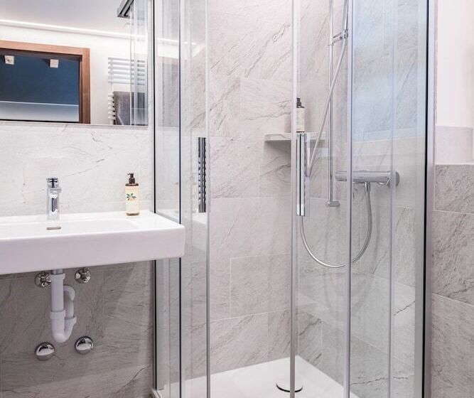 スーペリアールーム, Basecamp