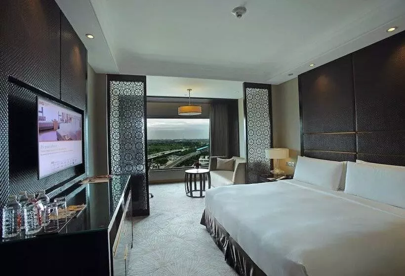 ダブルベッドスタンダードルーム, Crowne Plaza New Delhi Mayur Vihar Noida, An Ihg