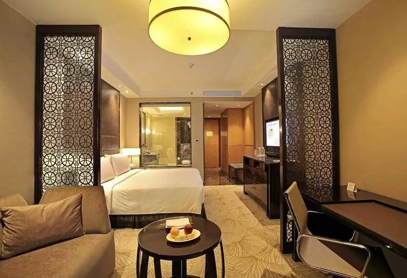 ダブルベッドスタンダードルーム, Crowne Plaza New Delhi Mayur Vihar Noida, An Ihg
