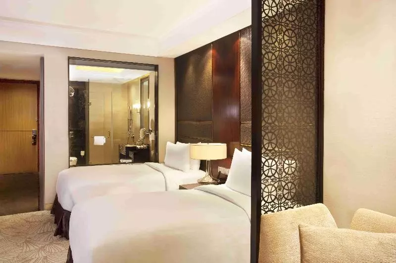 キングサイズベッドのスタンダードルーム, Crowne Plaza New Delhi Mayur Vihar Noida, An Ihg