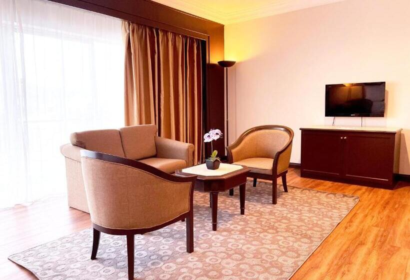 غرفة ديلوكس ثلاثية, Grand Darul Makmur Hotel Kuantan