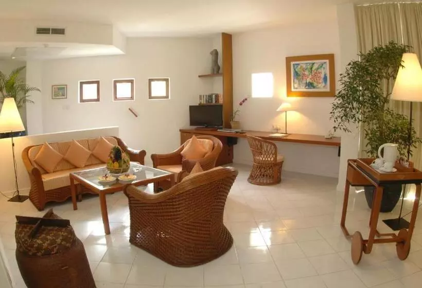 سوییت سوپریور, Lanka Princess All Inclusive