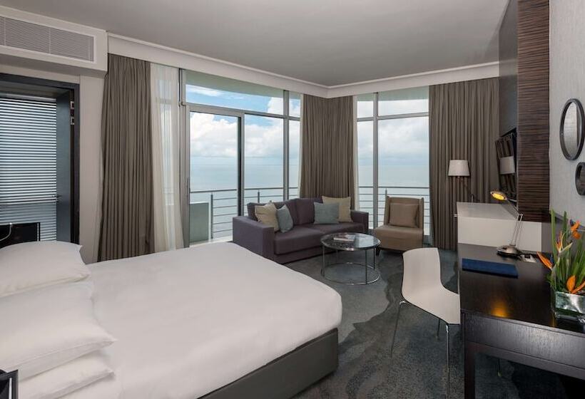 جناح جونيور مطلّ علي البحر, Radisson Blu Hotel & Residence, Maputo