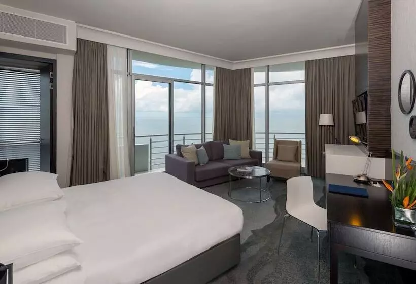 سوییت جونیور با چشم‌انداز دریا, Radisson Blu Hotel & Residence, Maputo