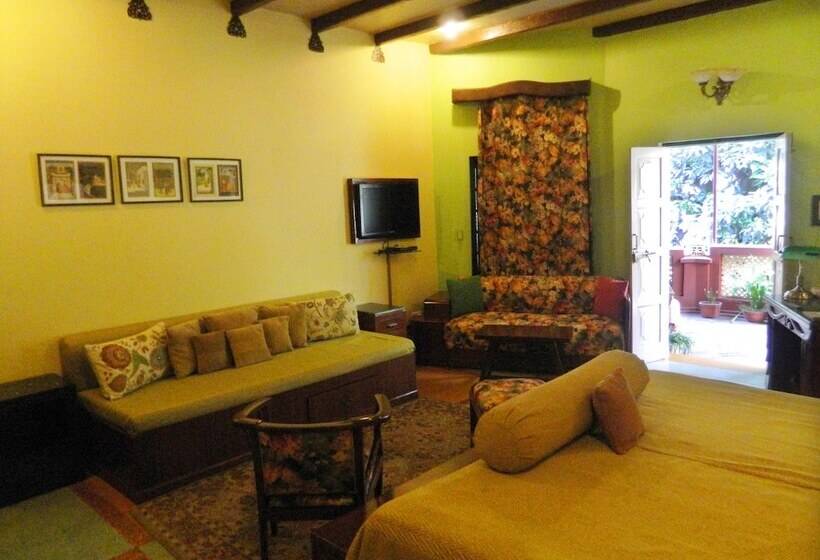 اتاق لوکس, Ranjit S Svaasa Amritsar