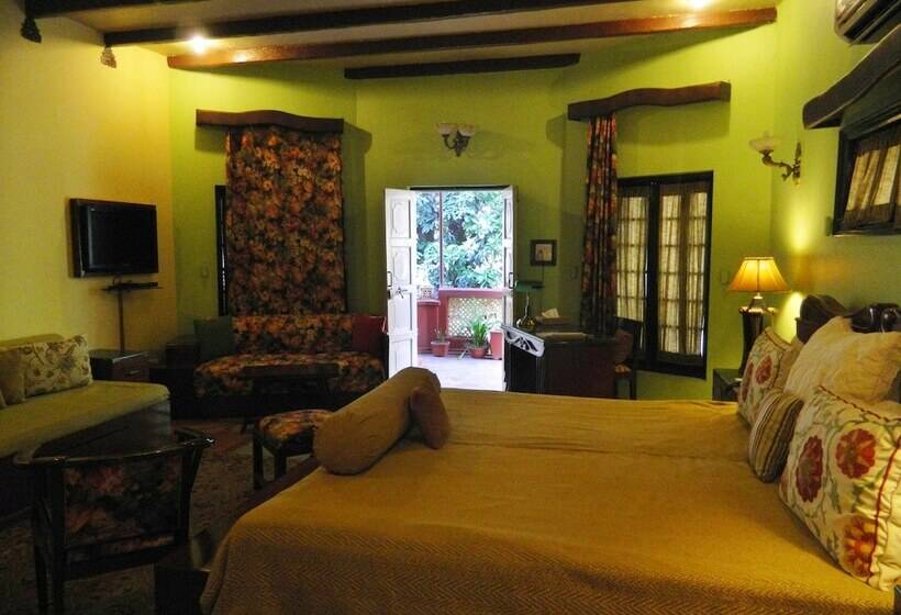 اتاق لوکس, Ranjit S Svaasa Amritsar