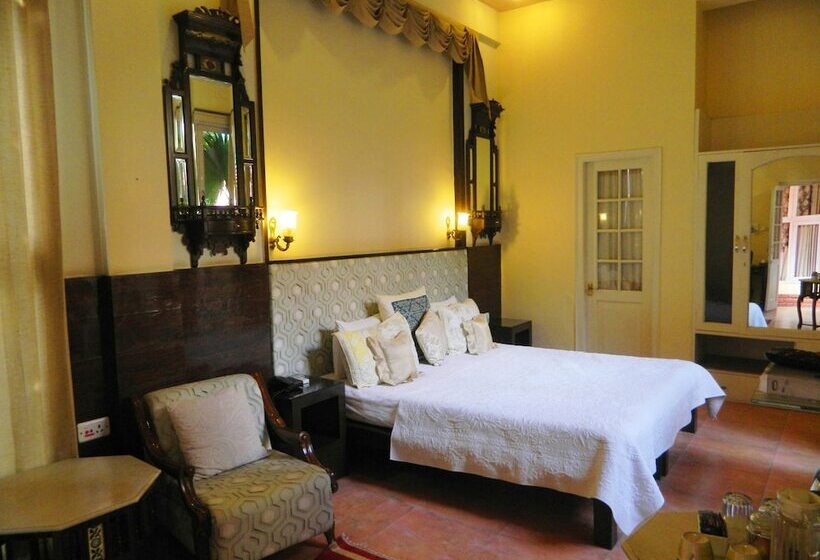 اتاق لوکس, Ranjit S Svaasa Amritsar