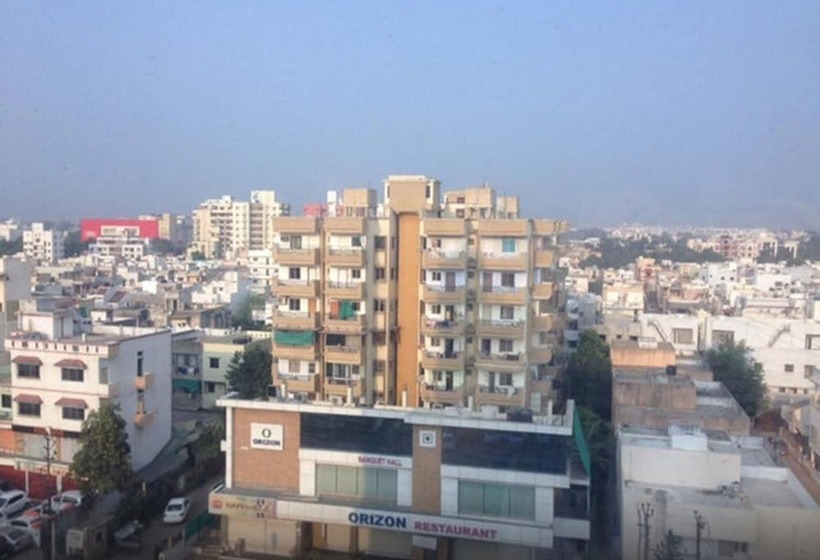 غرفة كلوب, Royal Orchid Central Vadodara