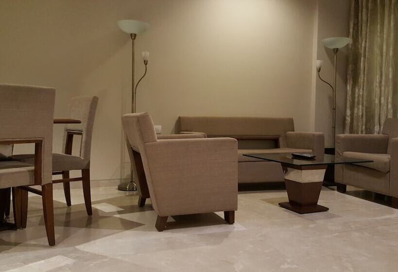 Люкс, Royal Orchid Central Vadodara