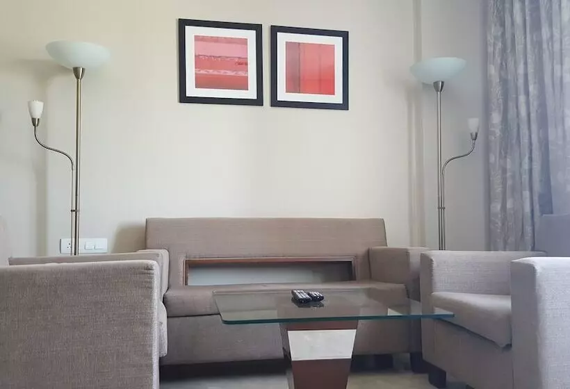 スイート, Royal Orchid Central Vadodara
