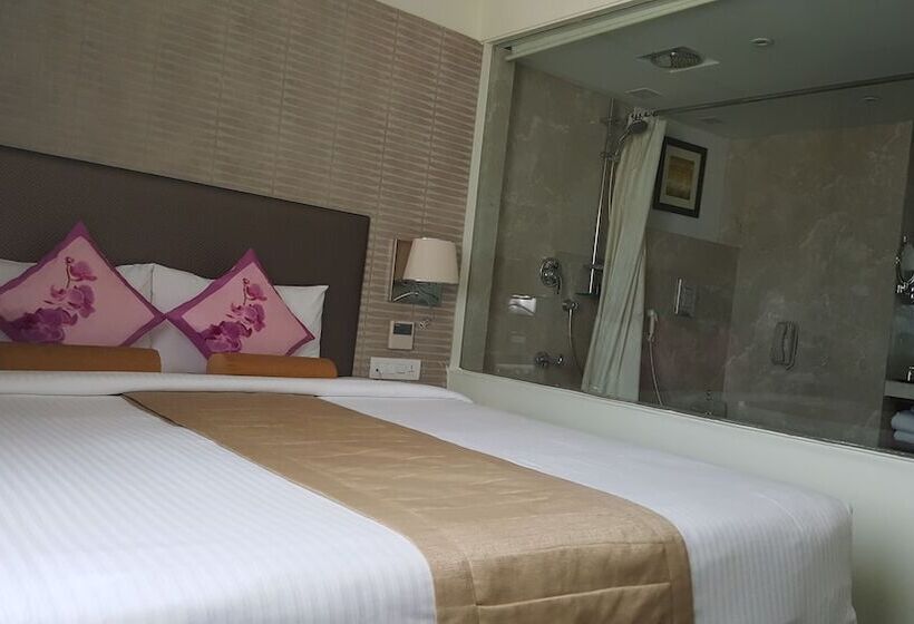 Люкс, Royal Orchid Central Vadodara