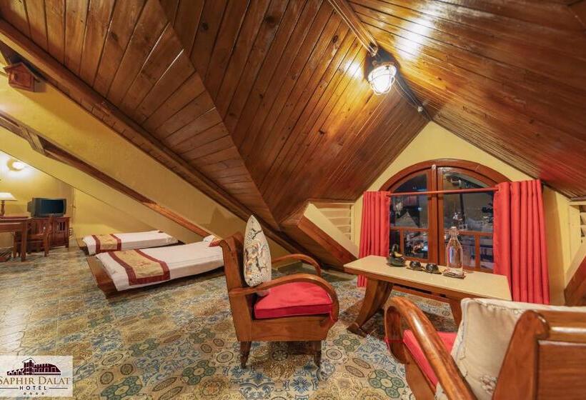 اتاق سوپریور با چشمانداز شهر, Saphir Dalat