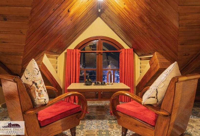 اتاق سوپریور با چشمانداز شهر, Saphir Dalat