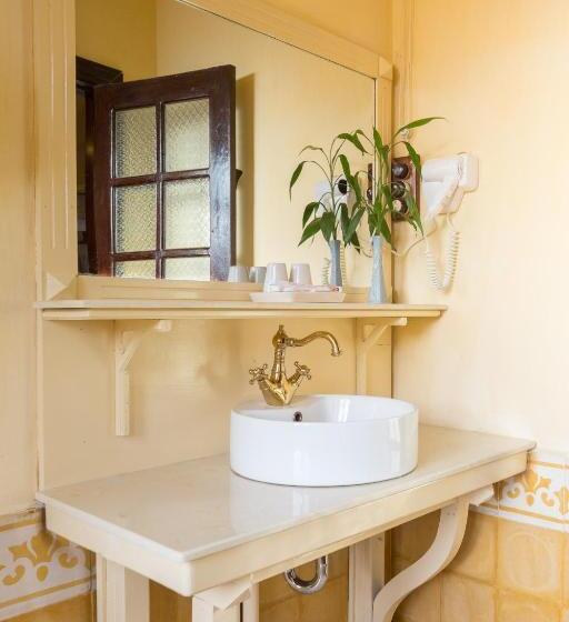 اتاق لوکس با چشمانداز شهر, Saphir Dalat