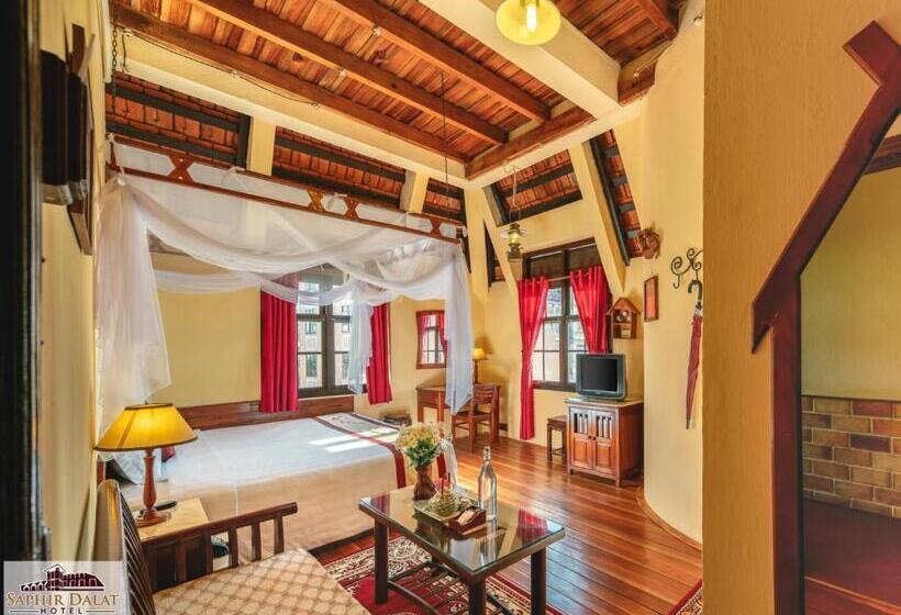 اتاق لوکس با چشمانداز شهر, Saphir Dalat