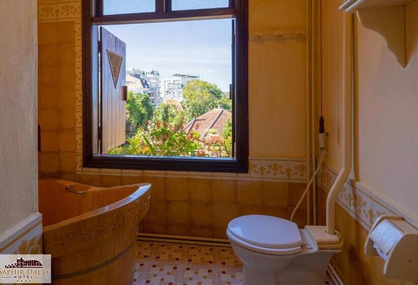 اتاق لوکس, Saphir Dalat