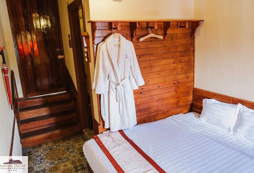 اتاق سوپریور با چشمانداز شهر, Saphir Dalat