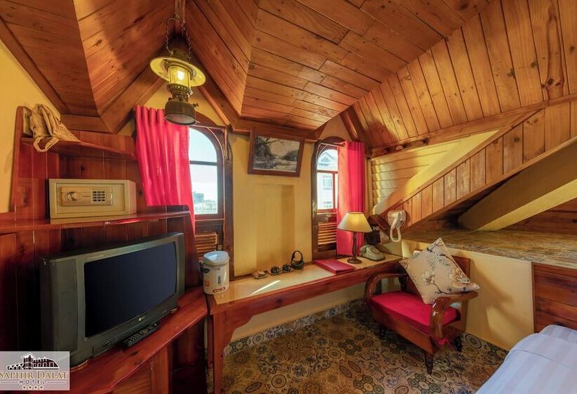 اتاق سوپریور با چشمانداز شهر, Saphir Dalat