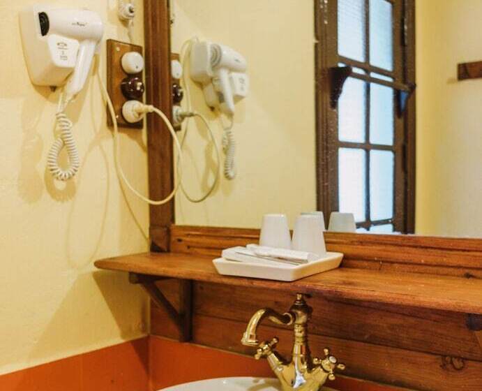 اتاق لوکس, Saphir Dalat