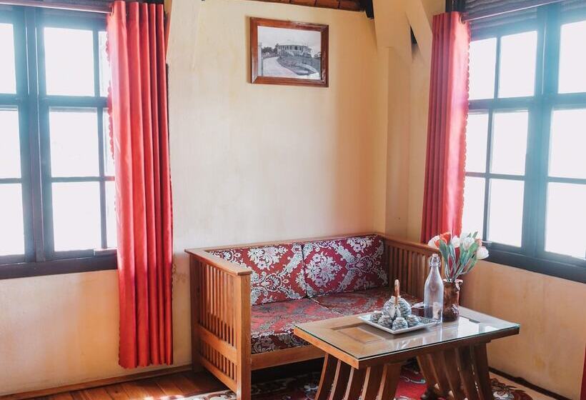 اتاق لوکس, Saphir Dalat