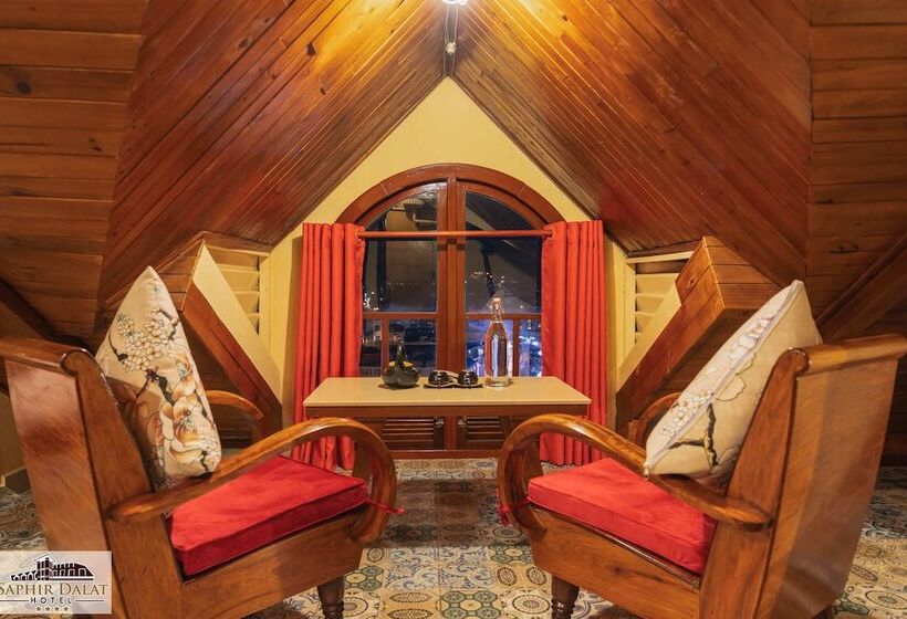 اتاق سوپریور با چشمانداز شهر, Saphir Dalat
