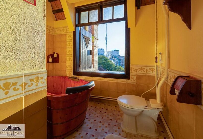 اتاق لوکس با چشمانداز شهر, Saphir Dalat