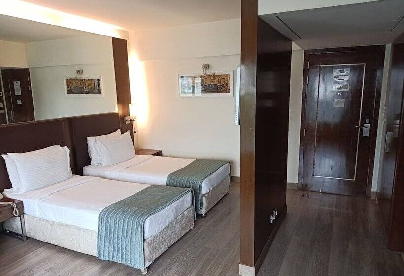 行政房间, St Laurn Koregaon Park Pune