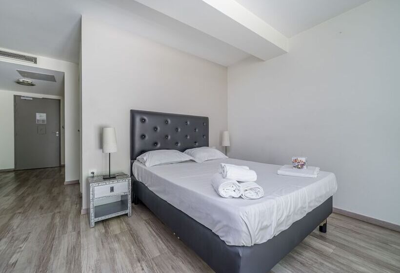 スタンダードスタジオ, Résidence Adriana Vacancéole