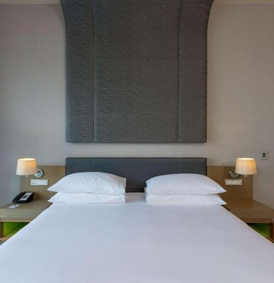 غرفة بريميوم مطلّة علي البحر, Radisson Blu Hotel & Residence, Maputo