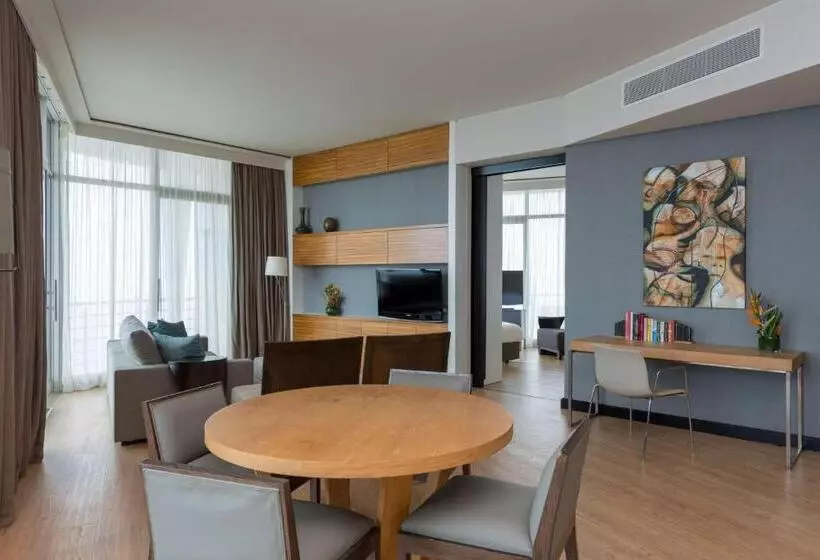 سوییت با چشم‌انداز دریا, Radisson Blu Hotel & Residence, Maputo