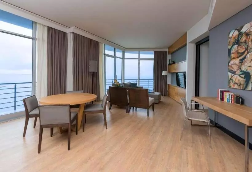 سوییت با چشم‌انداز دریا, Radisson Blu Hotel & Residence, Maputo